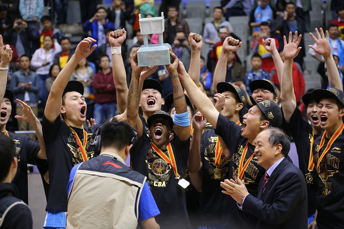 开云体育直播-双方球队在比赛中尽展实力和技术