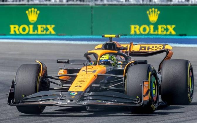 红牛车队逆转迈凯伦，皮亚斯特里关键制胜