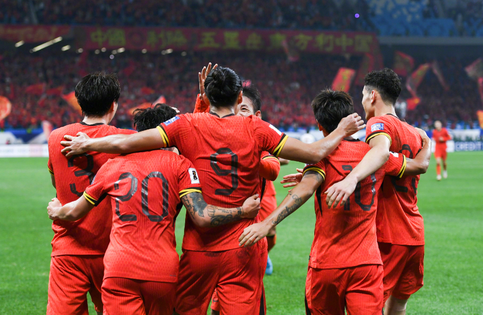 开云官方app入口-足球联赛对强队进行轮战，球员身体素质备受挑战