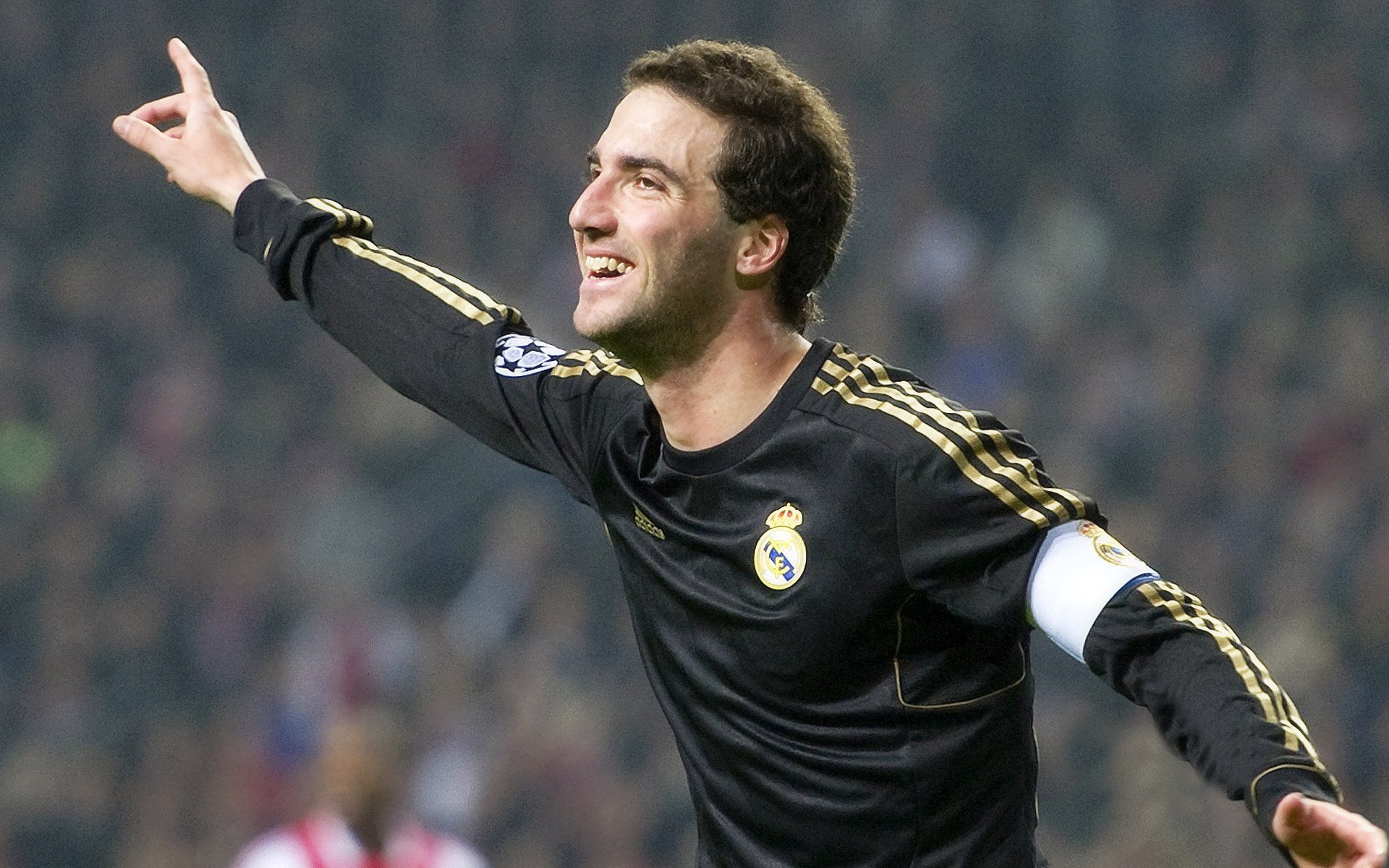 双城记,英超争冠焦点战与CBA山西队的突围之夜