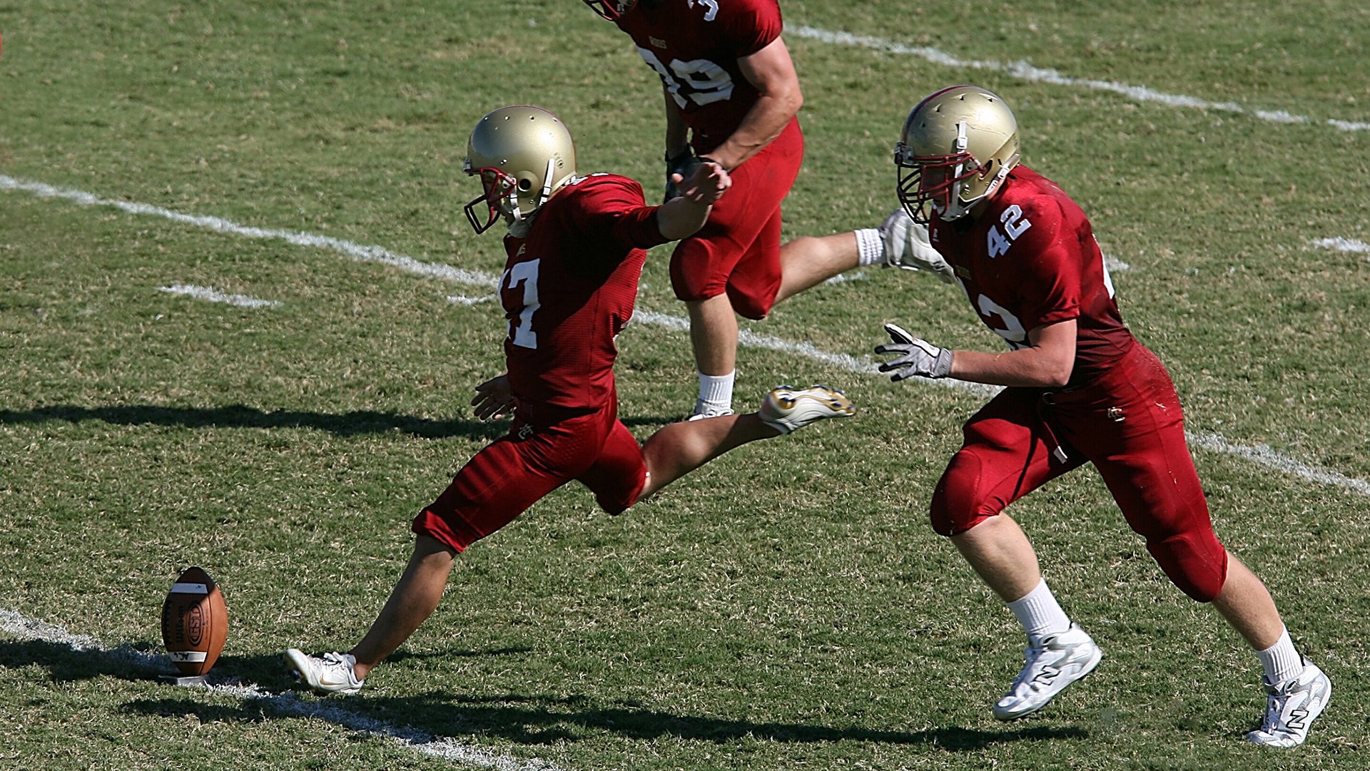 奥纳纳关键节点连续得分,塞内加尔力克芬兰锁定胜局